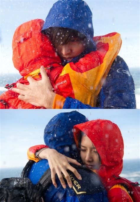 Snsd Yoona Hugging Lee Min Ho In The Rain Storm Kpopstarz