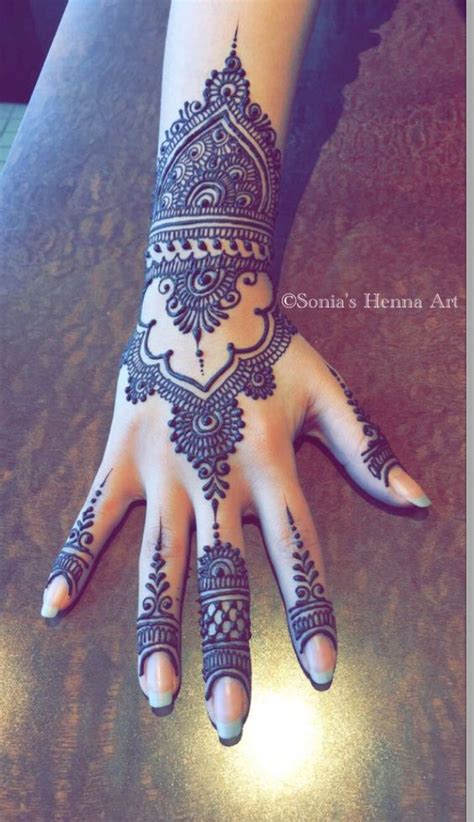 Simple And Easy Mehndi Designs For Bridal And Karva Chauth