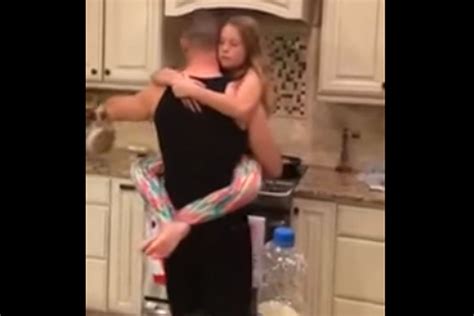 Dad S Kitchen Dance With Daughter Is The Definition Of Sweet