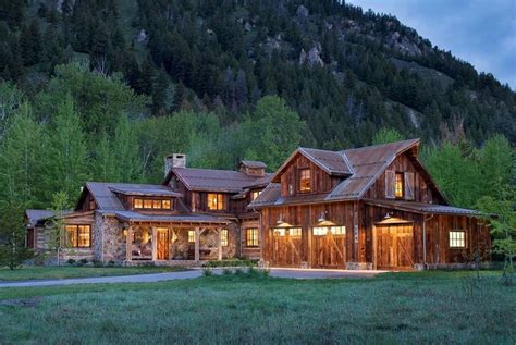 rustic mountain house   stunning timeless aesthetic  idaho rustic house cabin style