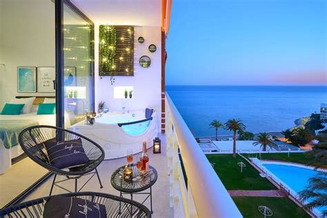 suite del mar luxury apartment  jacuzzi flats  rent  torremolinos andalucia spain