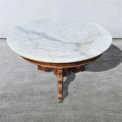 runder tisch mit antiker mahagoni und carrara marmorplatte tische