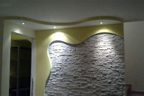 10 idee di nicchie in cartongesso · 1. Foto: Parete Curva con Pietra di Avcolor Di Valerio Visone #89437