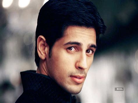 The Villain Siddharth Malhotra Takes The Plunge Hindi Movie News