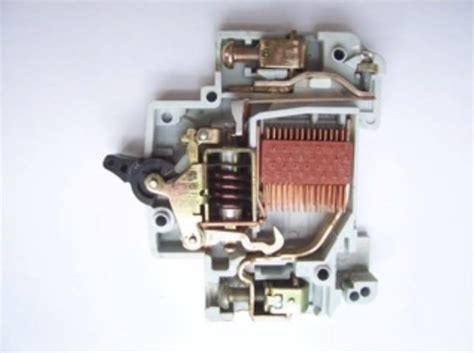 mcb miniature circuit breaker working  operation