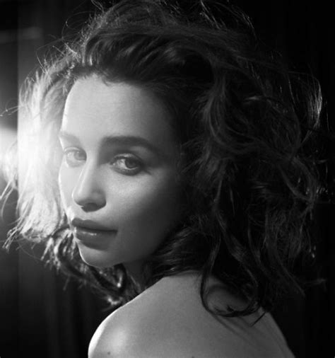 Emilia Clarke Named Sexiest Woman Alive 2015 By Esquire 12 Pics