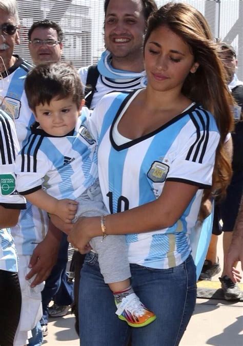 messi wife at the stadium today supporting argentina