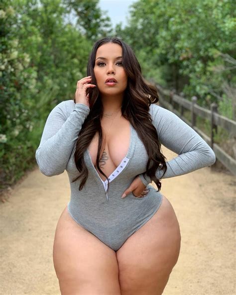 Curvage Curvy Women On Twitter Post In King Steph
