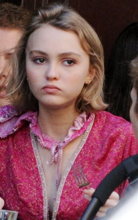 lily rose depp looks effortlessly chic in paris with aunt alysson