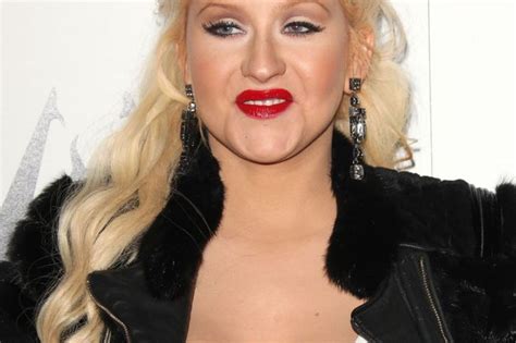 Christina Aguilera Pulls Some Funny Faces On The Elder Scrolls Skyrim