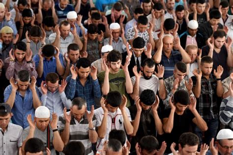 Eid Al Fitr 2015 Muslims Celebrate End Of Ramadan Around World In