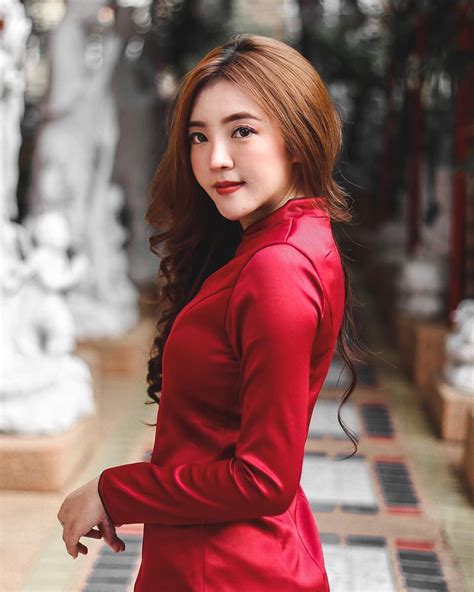 Kanoktip Tummanon Most Cute Thai Girl In Red Chinese