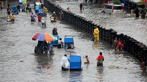 philippines flooding kills 3 displaces thousands