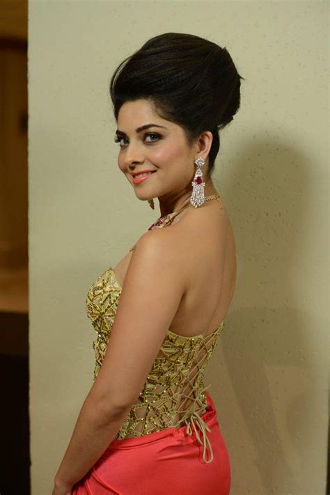 Beauty Galore Hd Hot Marathi Actress Sonalee Kulkarni Amaze The