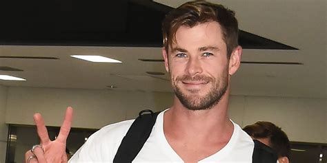 Chris Hemsworth Just Showed Off His Abs In Shirtless Vacation Pic