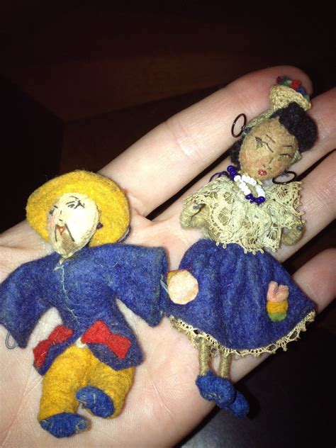 Vintage Tiny Oriental Chinese Dolls With Cloth Felt Clothing 10 00