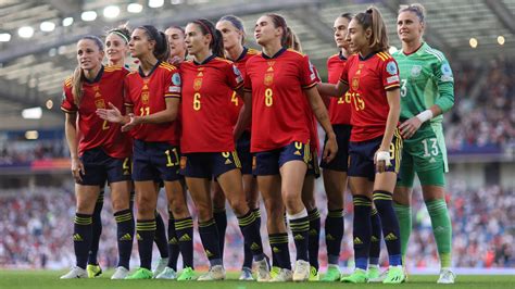 mutiny  spain womens squad   players threaten  quit  coach