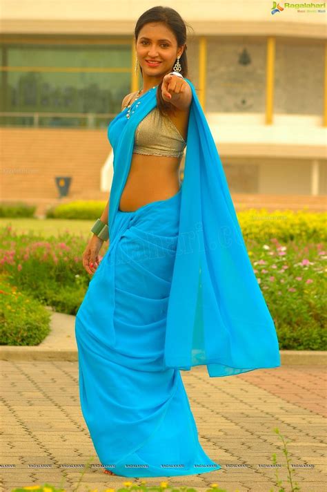 pin on saree side view
