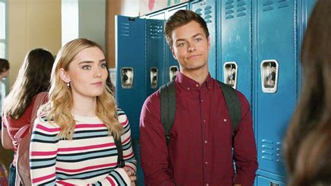 ‘american housewife star teases taylor in season 5 and the new anna kat