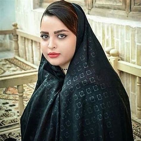 دختر زیبای ایرانی با چادر ویسگون