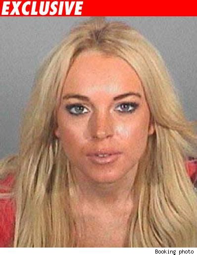 lindsay lohan checks in and out of jail