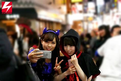 we found ourselves 2 beautiful girl babes on the streets of shibuya during halloween