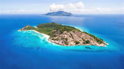 tips  booking  stay  north island seychelles luxury travel expert