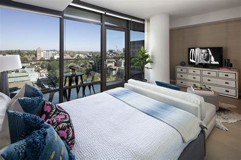 photos inside the hollywood two bedrooms renting for 6k