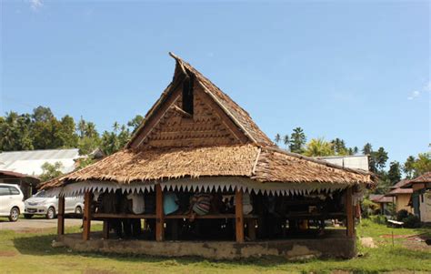 rumah adat maluku utara rumah sasadu gambar penjelasannya adat tradisional