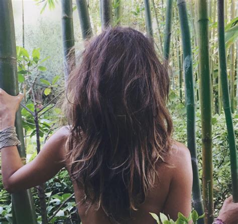 Halle Berry Joins Twitter And Instagram And Tgoes Topless