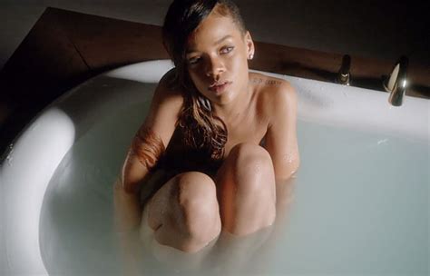 rihanna bares it all in the tub in the new official “stay