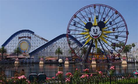 southern california amusement parks  attractions  thrill seekers