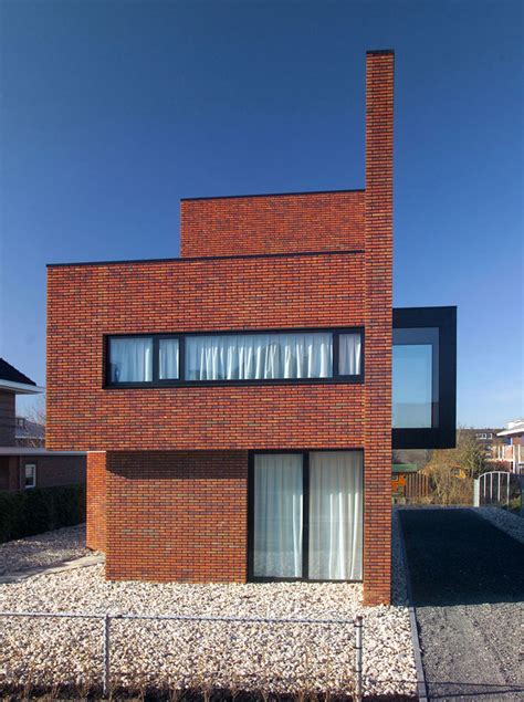 brick wall house  dv