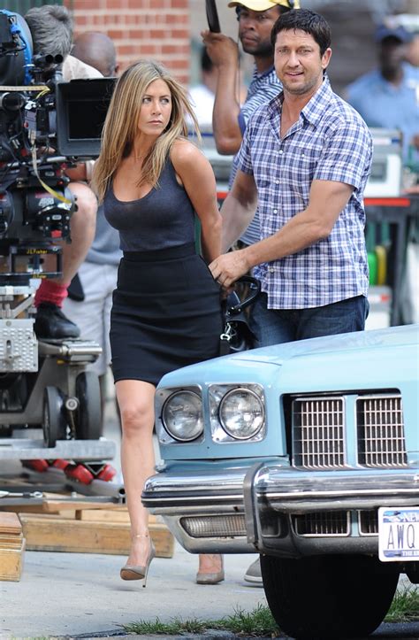 Jennifer Aniston Handcuffed On Movie Set A Photo On