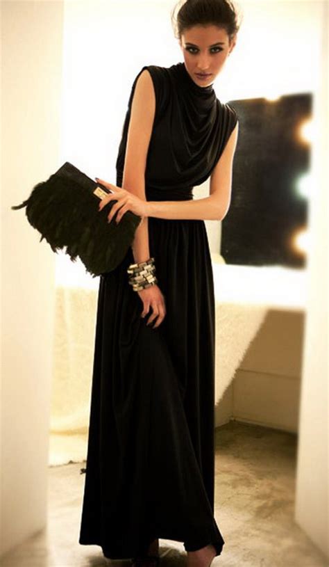 zwarte lange jurk mode en stijl
