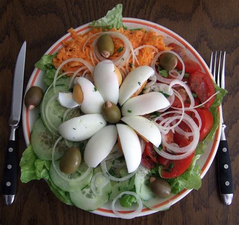 salatteller zum geniessen foto bild stillleben food fotografie