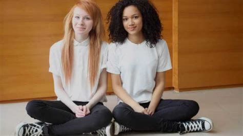 The Science Of How These Twin Sisters Look So Different