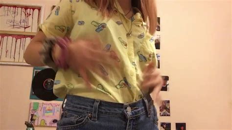 Girl Fingers Herself Without Knowing She’s Being Recorded Youtube