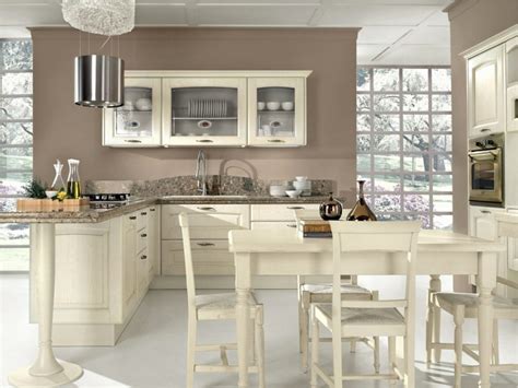 Il divano è uno degli elementi principali nell'arredamento e spesso i colori prescelti sono tutti molto neutri come il beige, il grigio, . Cucina Color Tortora E Panna - Cucina & Veranda