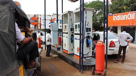 petrol pumps  remain shut today  delhi govts refusal  reduce vat  statesman