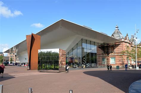 stedelijk museum  amsterdam amsterdams leading modern art venue
