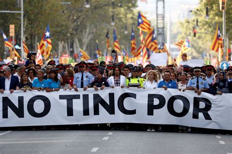 grote demonstratie tegen terrorisme  barcelona nrc
