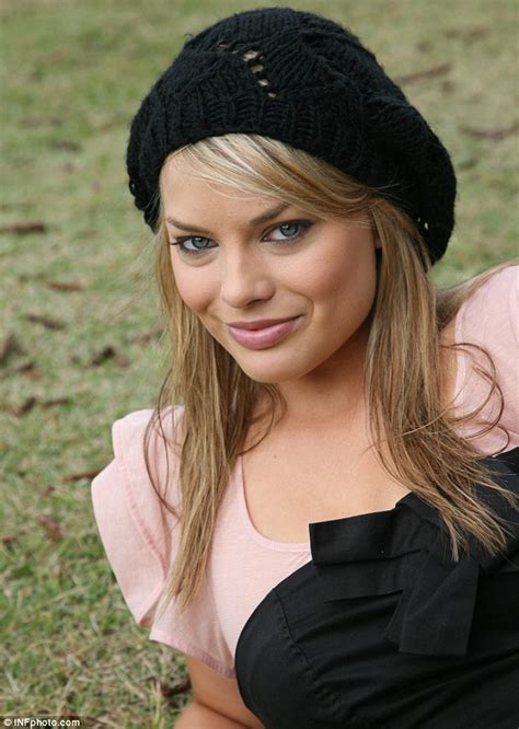 Margot Robbie Poses For Cheesy Photo Shoot At 17 Before Wolf Of Wall