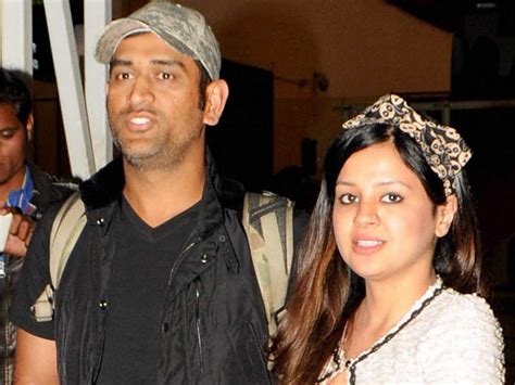 this photoshopped picture of ms dhoni and wife sakshi goes viral