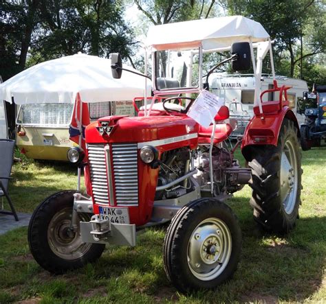 massey ferguson fotos  fahrzeugbilderde