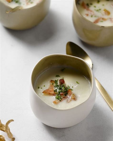 glaasje met bloemkoolcreme en spekblokjes gram appetizer recipes soup recipes cooking