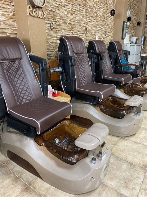 kute nails spa     tamiami trl sarasota florida