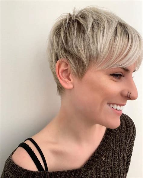 Short Pixie Haircuts 2021 2022 Coolest Pixie Hairstyles Page 2 Of 8