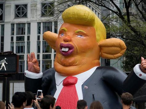 giant inflatable rat    lot  donald trump appears   york express star