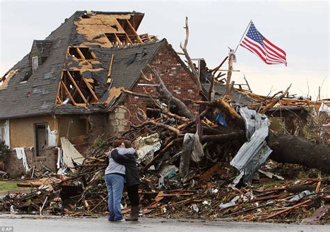 Joplin Mo Tornado At Least 89 Dead As Twister Cuts 4 Mile Swathe